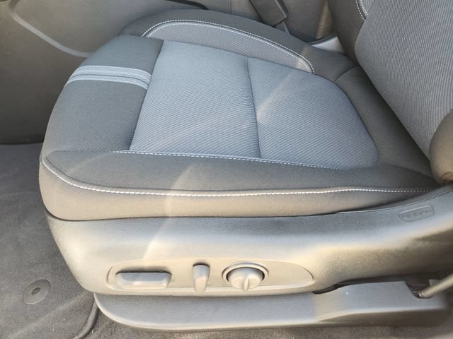 New 2025 Chevrolet Blazer LT w/ Convenience Package FWD image 18