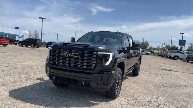 Certified 2025 GMC Sierra 3500 Denali Ultimate AWD/4WD image 4