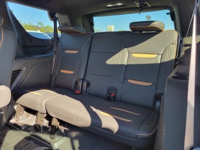 Used 2024 GMC Yukon AT4 w/ AT4 Premium Package AWD/4WD image 34