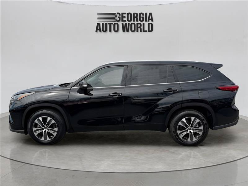 Used 2021 Toyota Highlander XLE FWD image 9