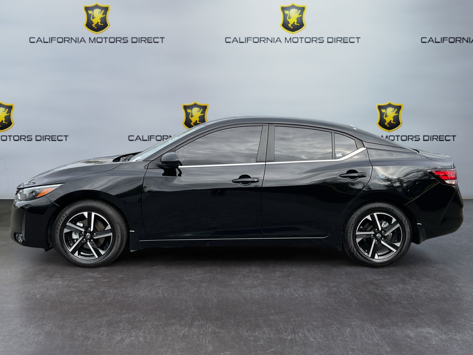 Used 2025 Nissan Sentra SV FWD image 8