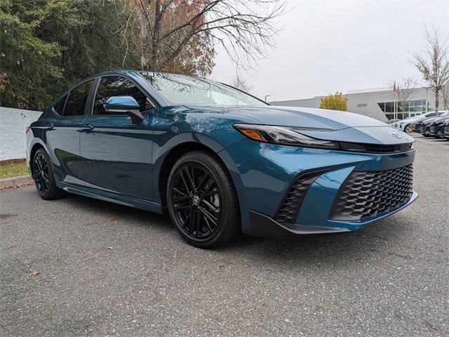 Used 2025 Toyota Camry SE image 10