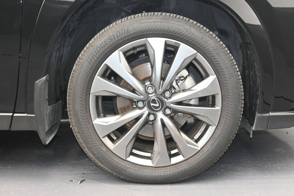 Used 2025 Lexus UX 300h FWD image 9