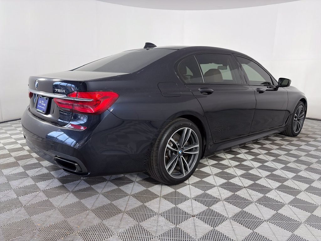 Used 2017 BMW 750i xDrive AWD/4WD image 7