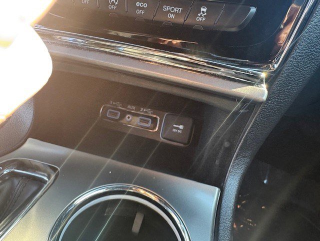 Used 2021 Jeep Grand Cherokee Limited AWD/4WD image 23