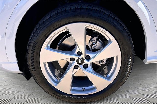 Used 2025 Audi Q5 Premium Plus w/ Premium Plus image 8