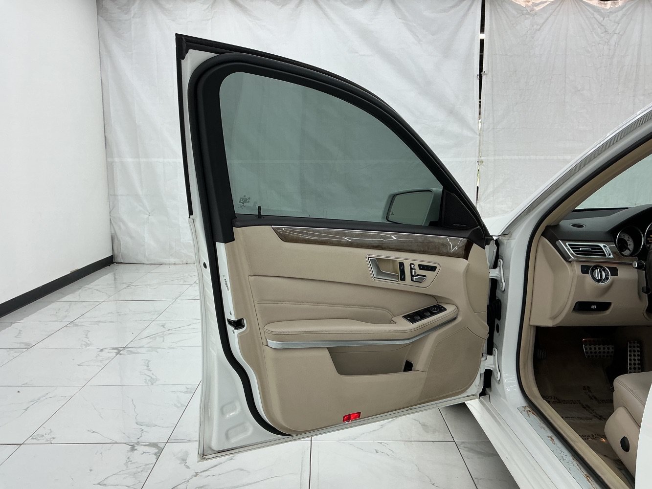 Used 2015 Mercedes-Benz E 350 4MATIC Sedan w/ Premium 1 Package image 18