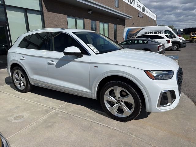 Used 2022 Audi Q5 2.0T Premium Plus w/ Premium Plus Package AWD/4WD image 1