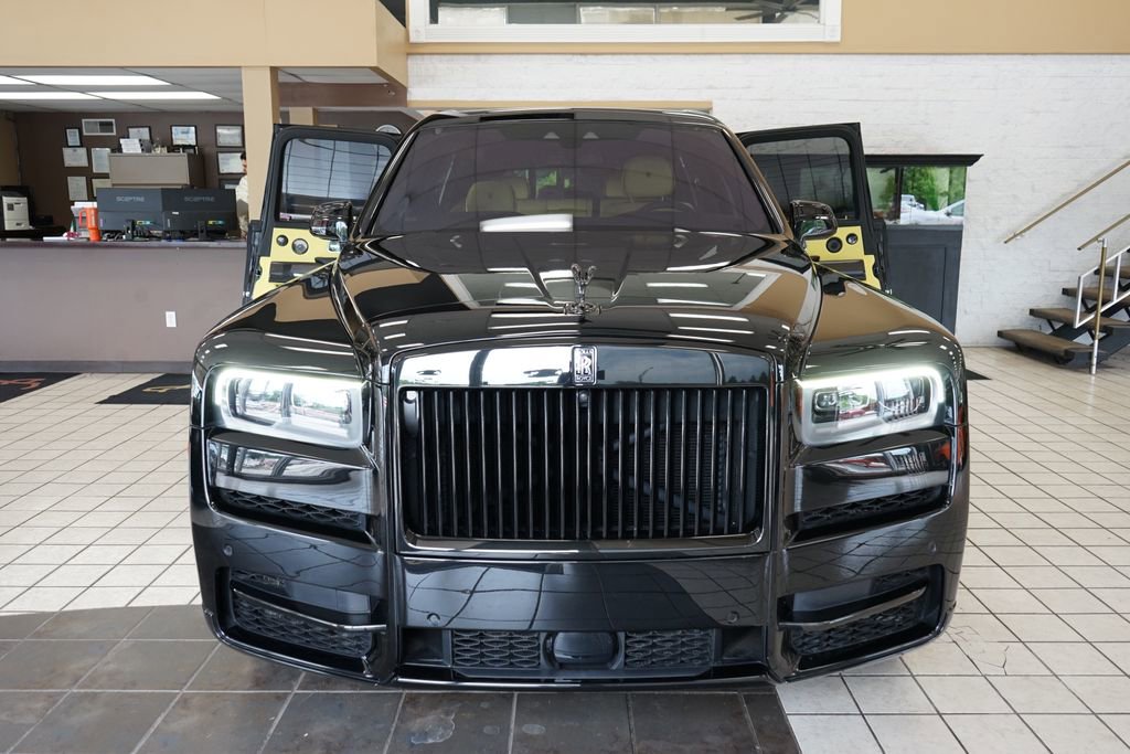 Used 2022 Rolls-Royce Cullinan Black Badge w/ Dark Exterior Package AWD/4WD image 25