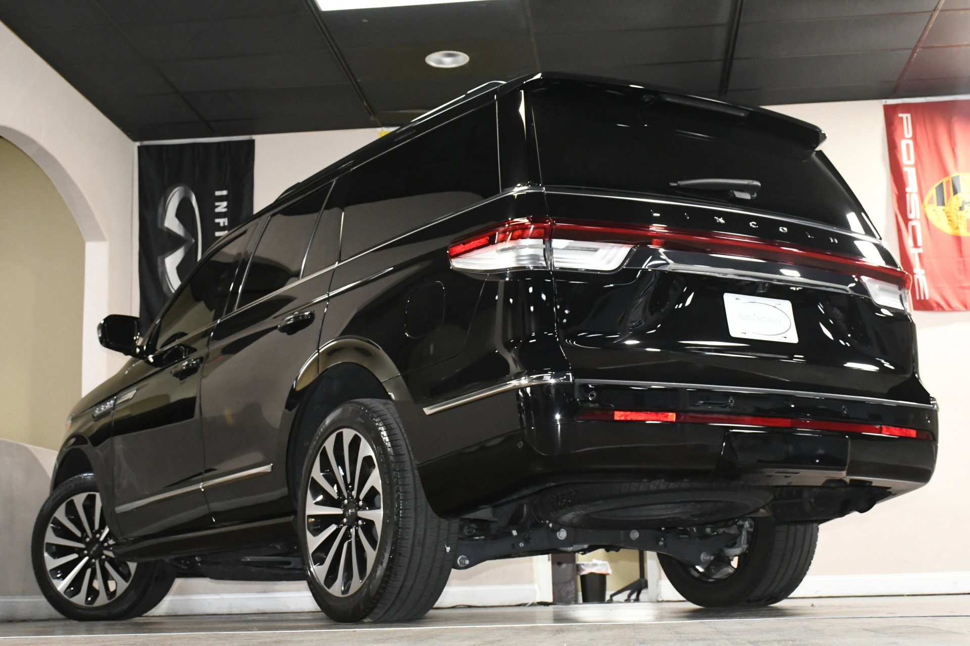 Used 2023 Lincoln Navigator Reserve image 86