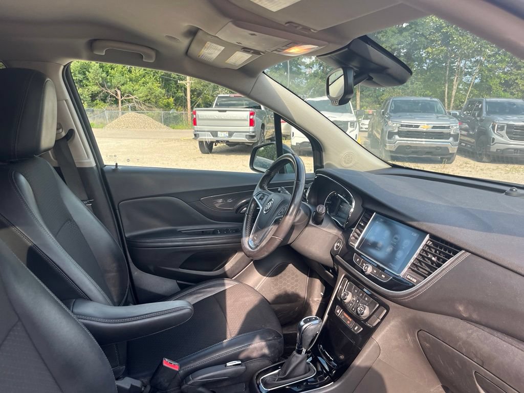 Used 2019 Buick Encore Sport Touring w/ Safety Package AWD/4WD image 38