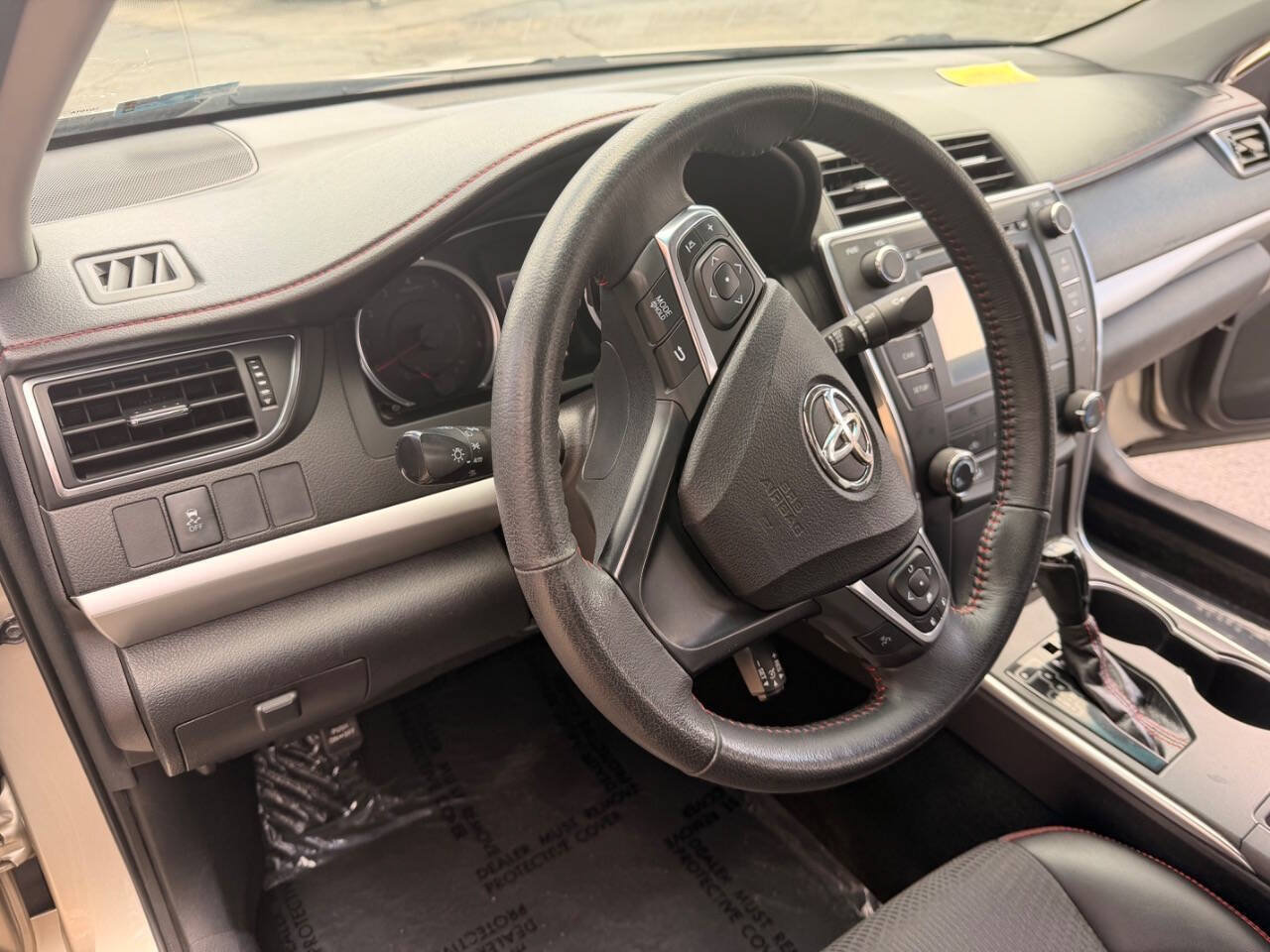 Used 2017 Toyota Camry SE FWD image 8