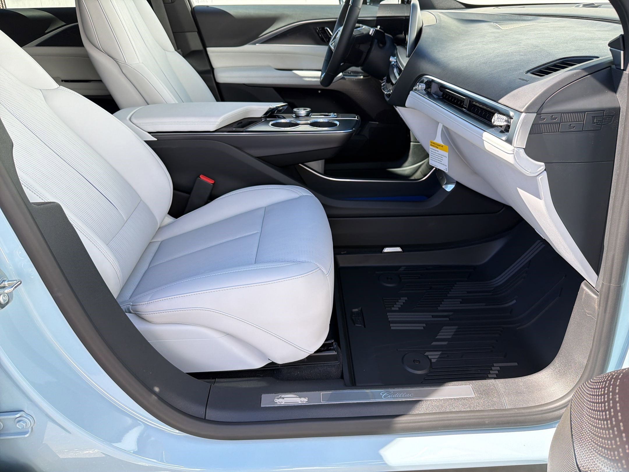 New 2026 Cadillac Lyriq Sport w/ LPO, Floor Liner Package RWD image 30