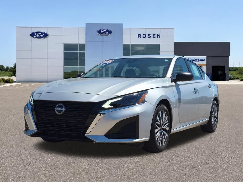 Used 2025 Nissan Altima 2.5 SV FWD image 7