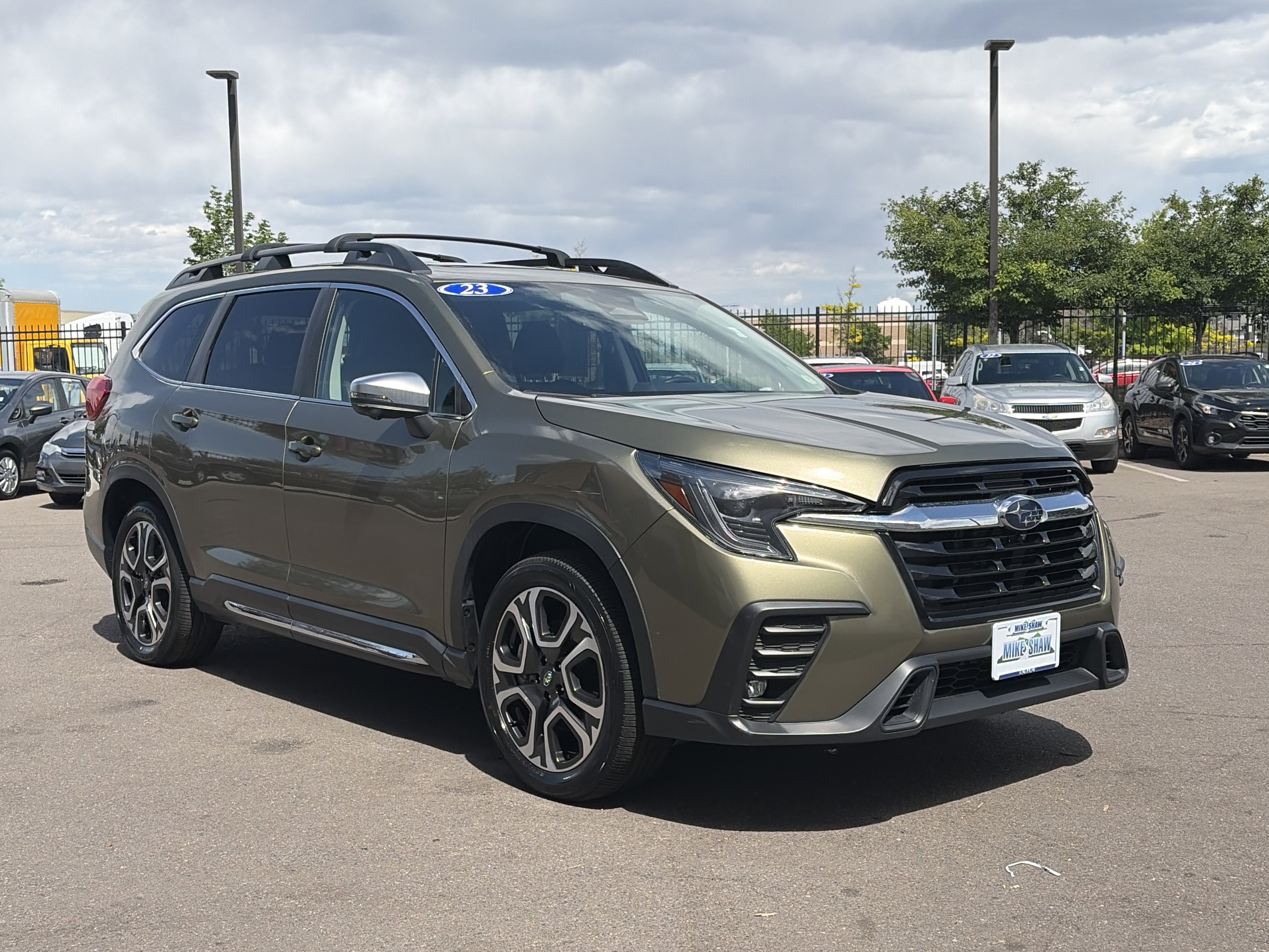 Used 2023 Subaru Ascent Limited w/ Technology Package AWD/4WD image 3