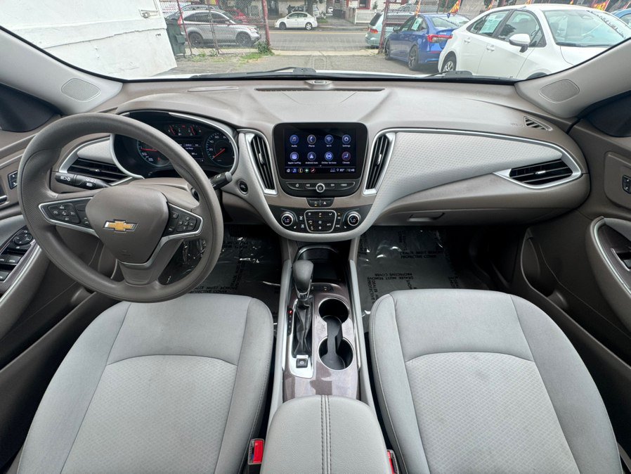 Used 2024 Chevrolet Malibu LT FWD image 13