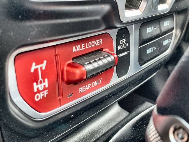 Used 2024 Jeep Gladiator Mojave w/ Safety Group AWD/4WD image 29