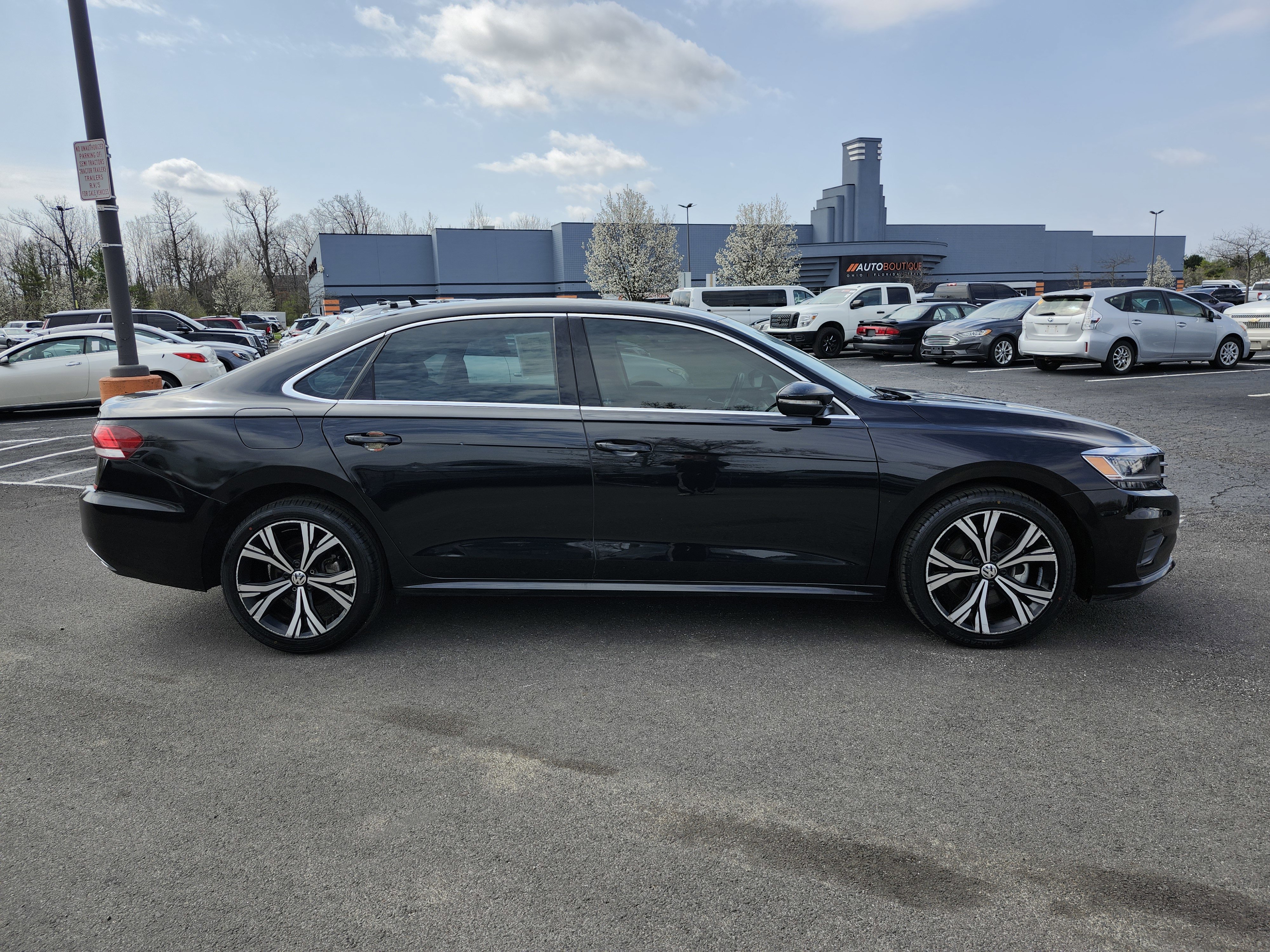 Used 2021 Volkswagen Passat 2.0T SE image 18