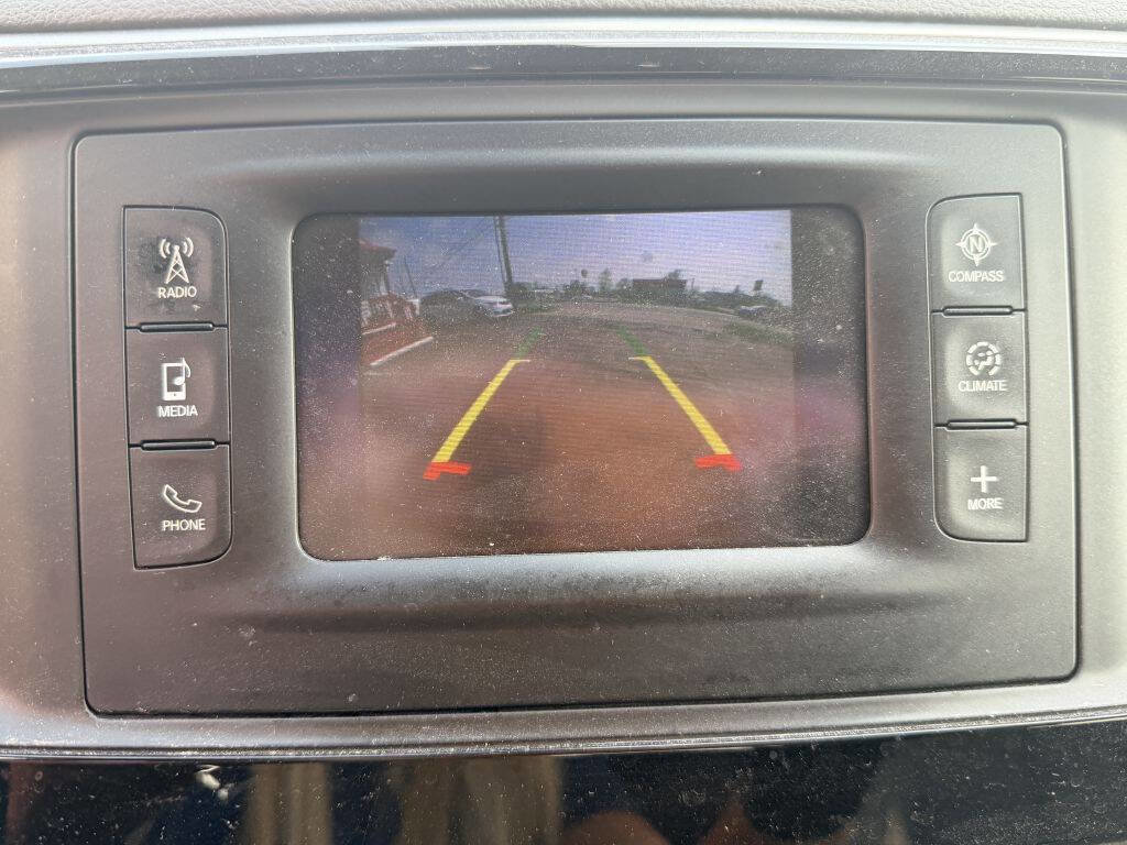 Used 2017 Chrysler Pacifica Touring image 27