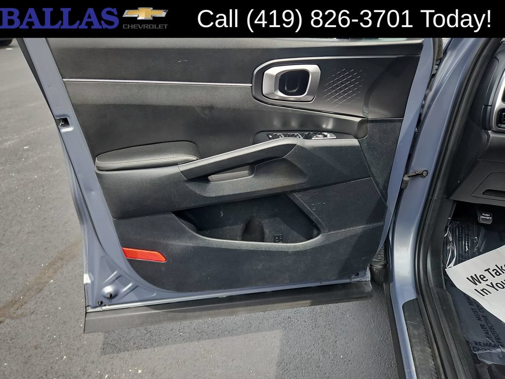 Used 2023 Kia Sorento LX AWD/4WD image 10
