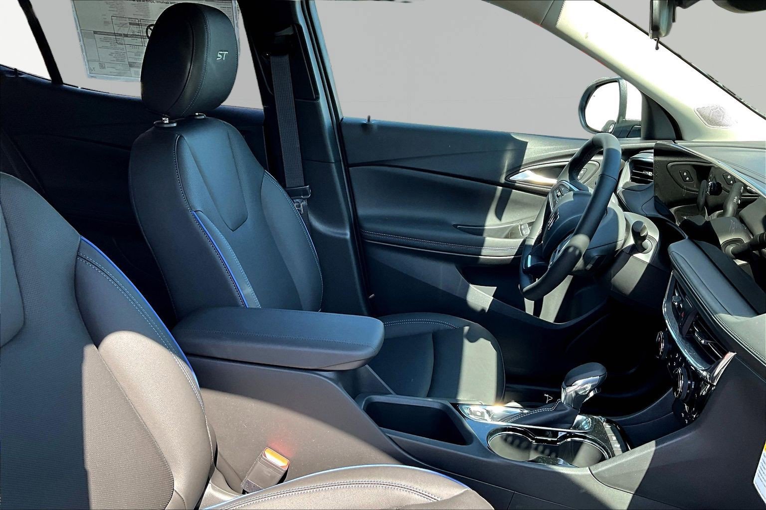 New 2026 Buick Encore GX Sport Touring FWD image 10