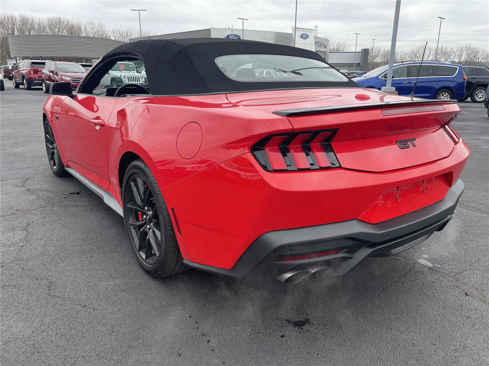 Used 2025 Ford Mustang GT Premium RWD image 3