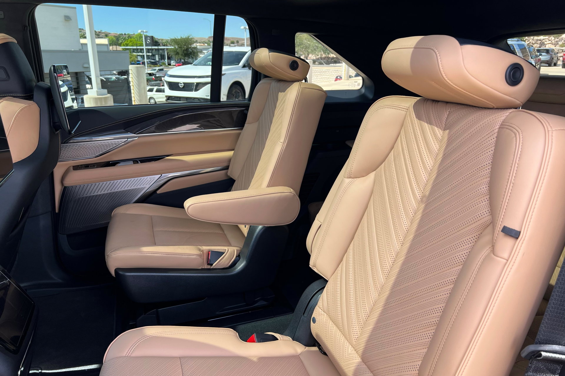 New 2025 Cadillac Escalade IQ Luxury 2 image 21