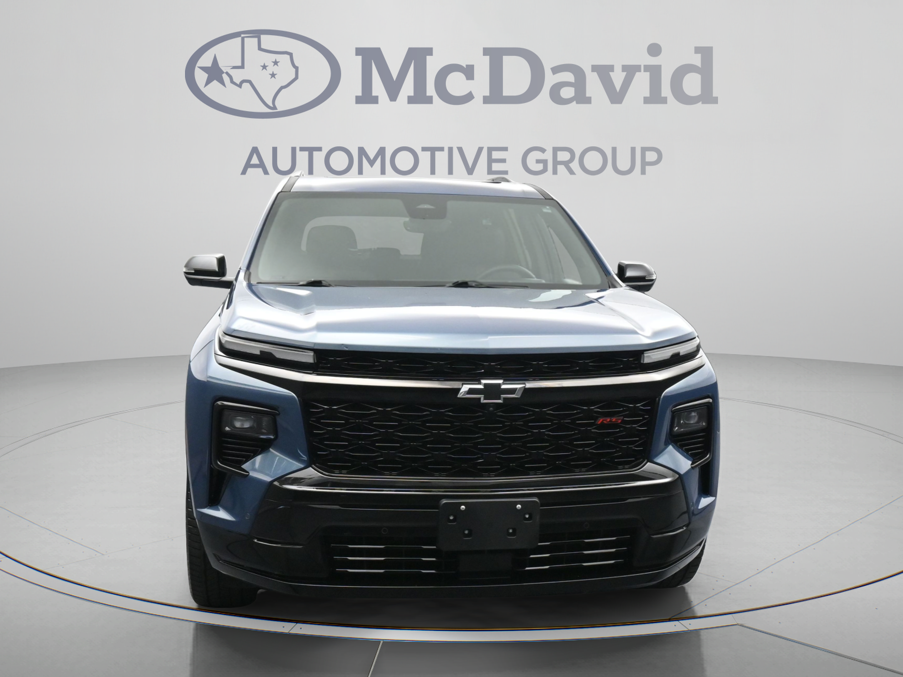 Used 2025 Chevrolet Traverse RS w/ LPO, Cargo Package AWD/4WD image 2