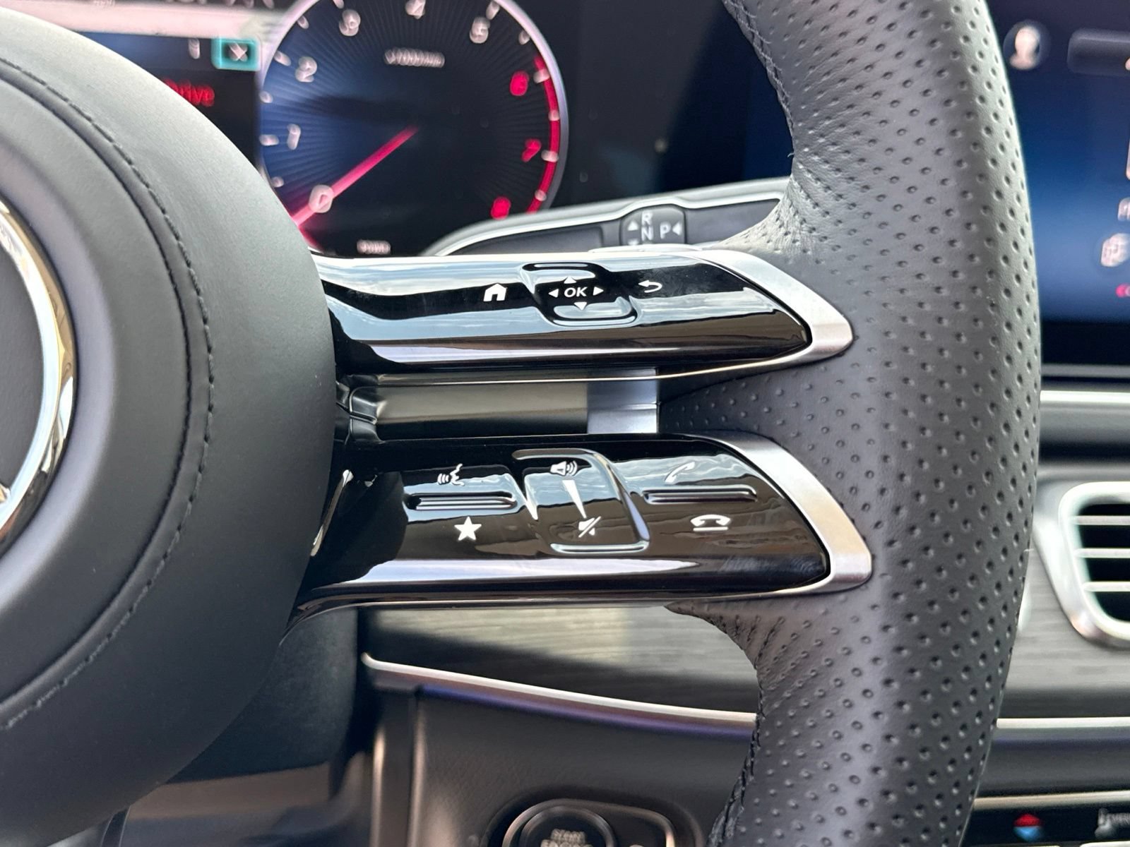 New 2026 Mercedes-Benz GLS 450 4MATIC image 26