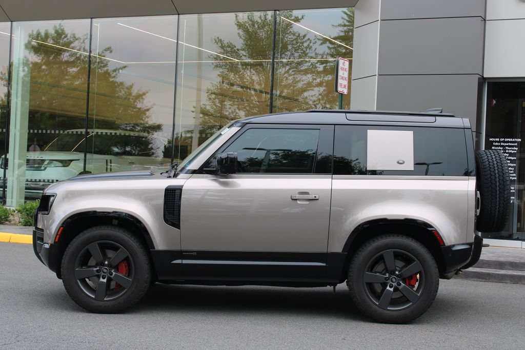 Used 2023 Land Rover Defender 90 X AWD/4WD image 7