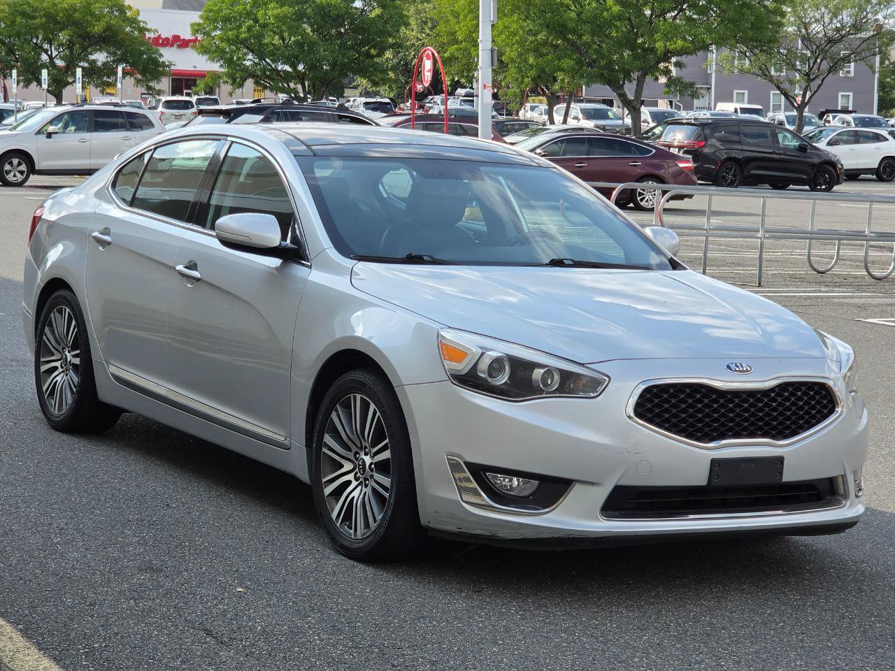 Used 2016 Kia Cadenza Premium FWD image 4