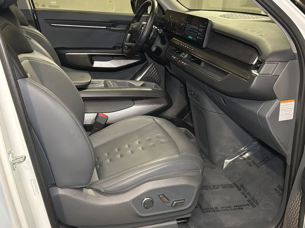 Certified 2024 Kia EV9 Wind AWD/4WD image 16