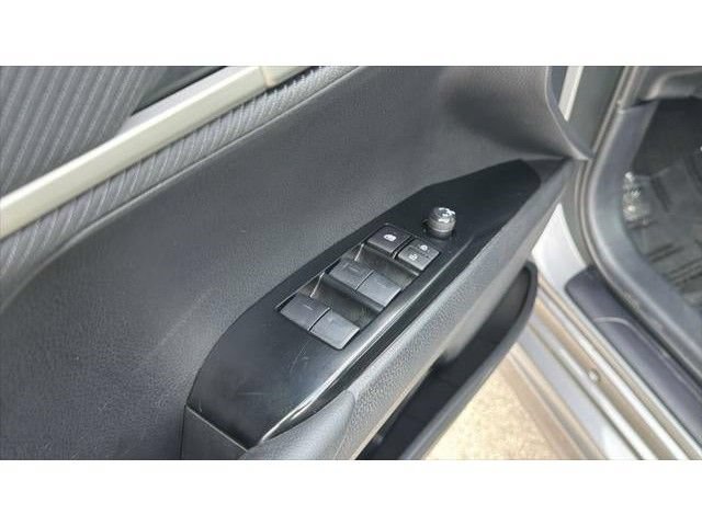 Used 2025 Toyota Camry SE FWD image 15