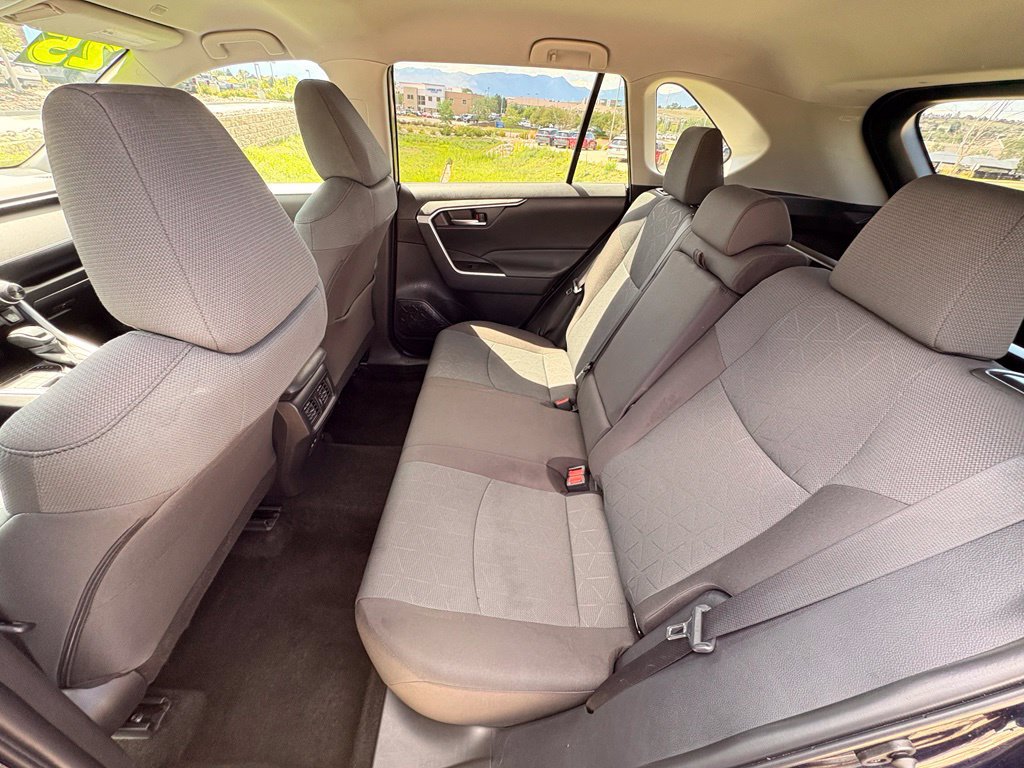 Used 2025 Toyota RAV4 XLE AWD/4WD image 35