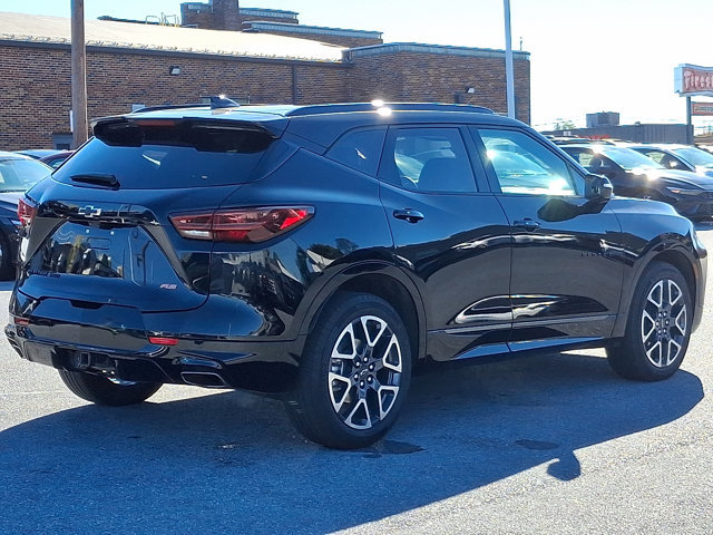 Used 2025 Chevrolet Blazer RS w/ Driver Confidence II Package image 4