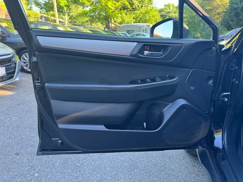 Used 2019 Subaru Outback 2.5i Premium AWD/4WD image 15