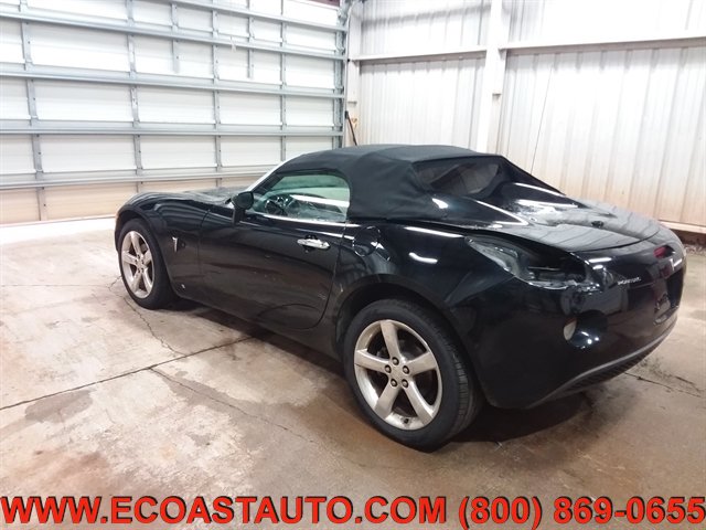 Used 2006 Pontiac Solstice Convertible w/ Premium Package RWD image 2