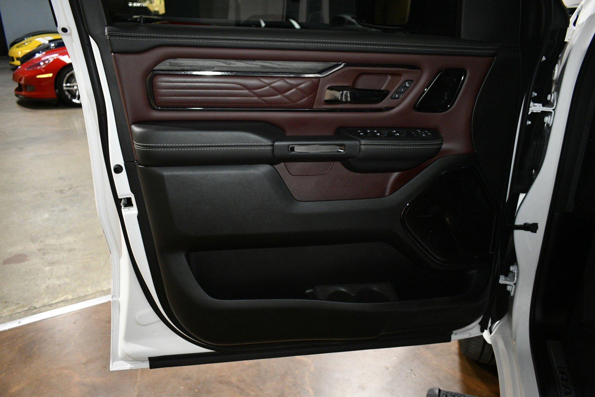 Used 2025 RAM 1500 Limited AWD/4WD image 41