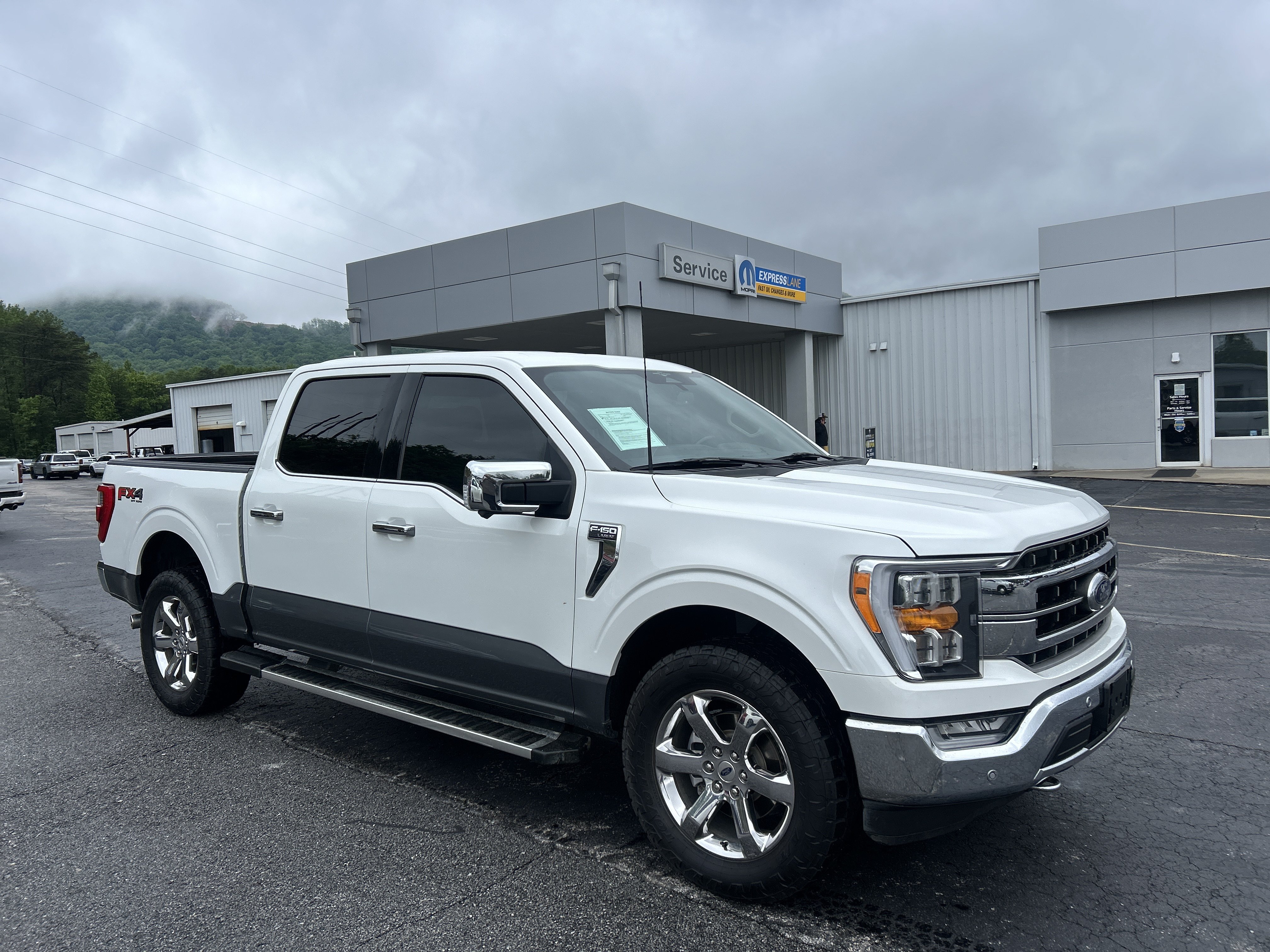 Used 2023 Ford F150 Lariat w/ Trailer Tow Package AWD/4WD image 9