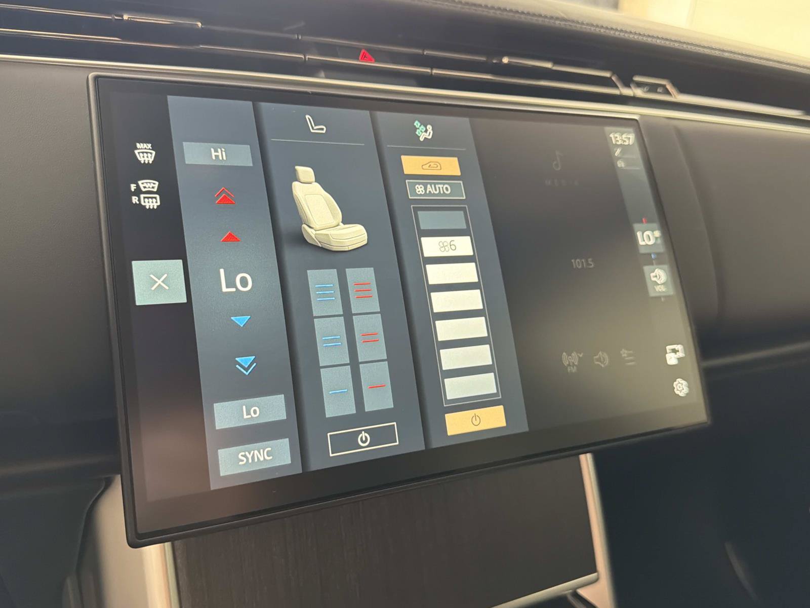New 2026 Land Rover Range Rover SE AWD/4WD image 28