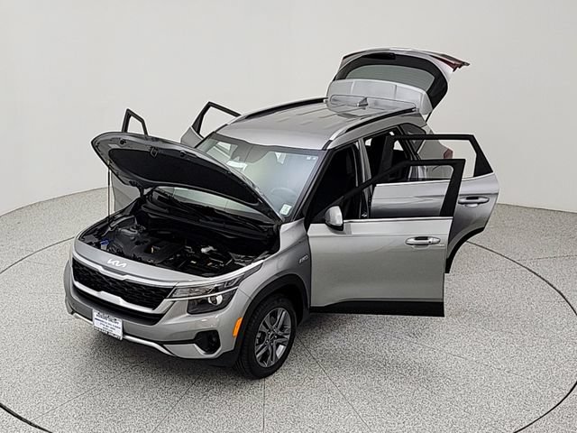 Used 2023 Kia Seltos S AWD/4WD image 37