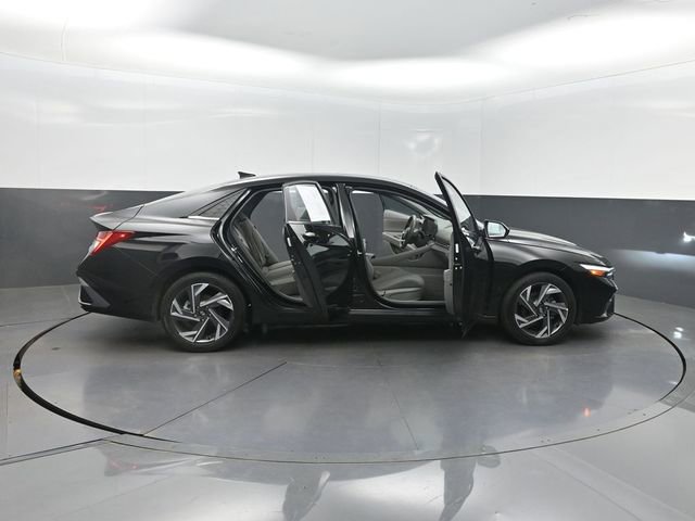 Used 2024 Hyundai Elantra SEL w/ Convenience Package FWD image 37