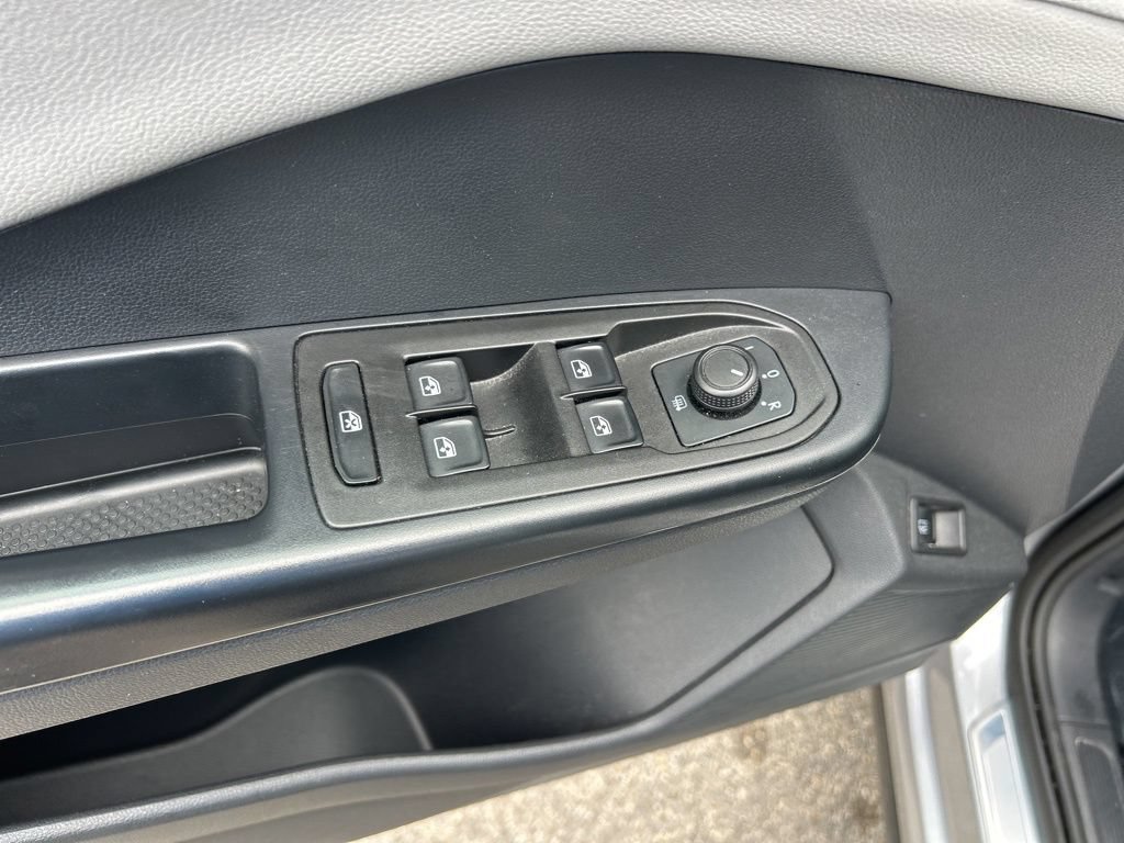 Used 2024 Volkswagen Taos SE FWD image 32