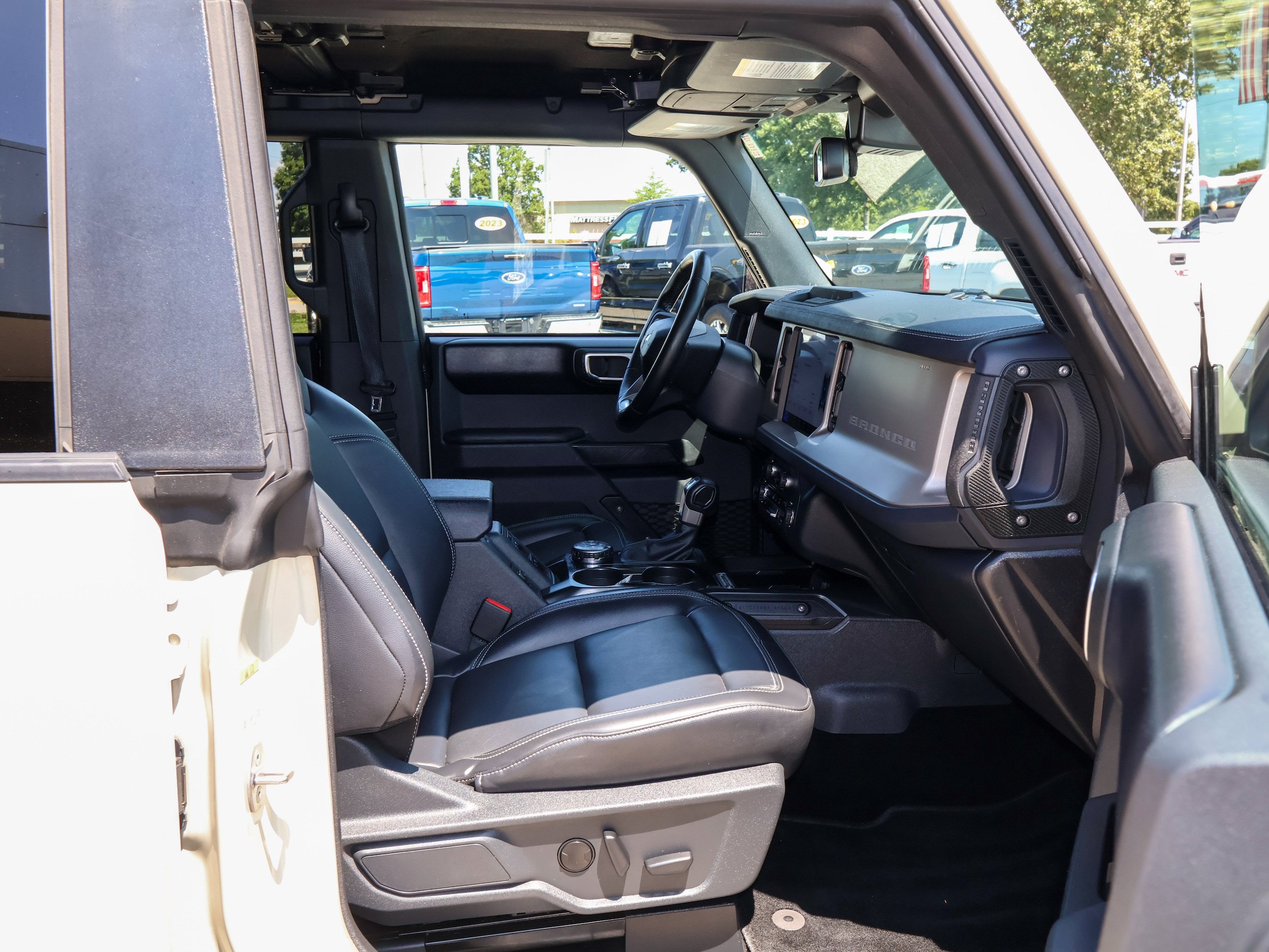 Used 2025 Ford Bronco Outer Banks AWD/4WD image 35