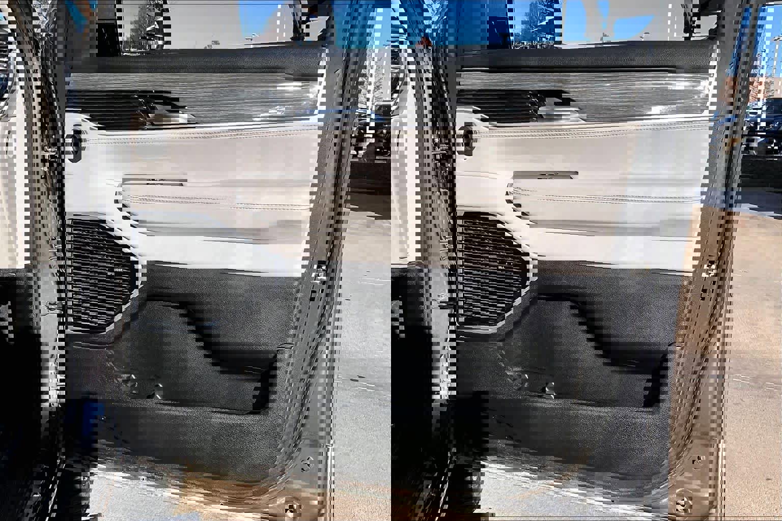 Used 2022 Jeep Wagoneer Series III w/ Premium Group I image 25