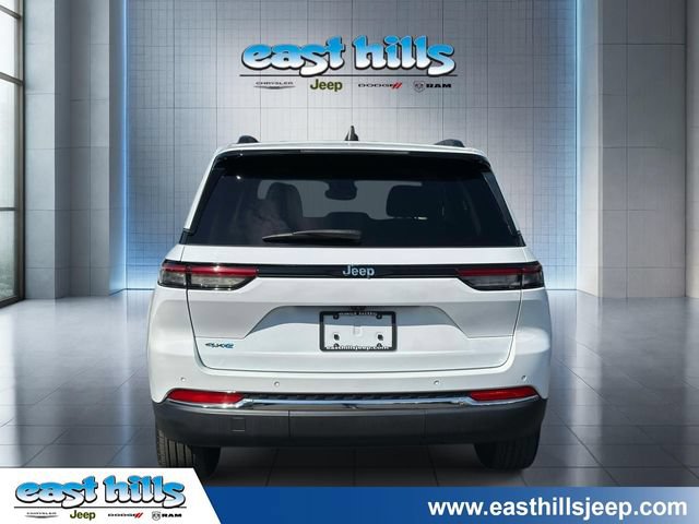 Used 2023 Jeep Grand Cherokee 4WD 4xe image 3