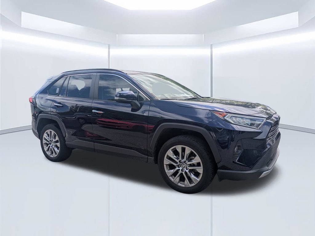 Used 2020 Toyota RAV4 Limited FWD image 11