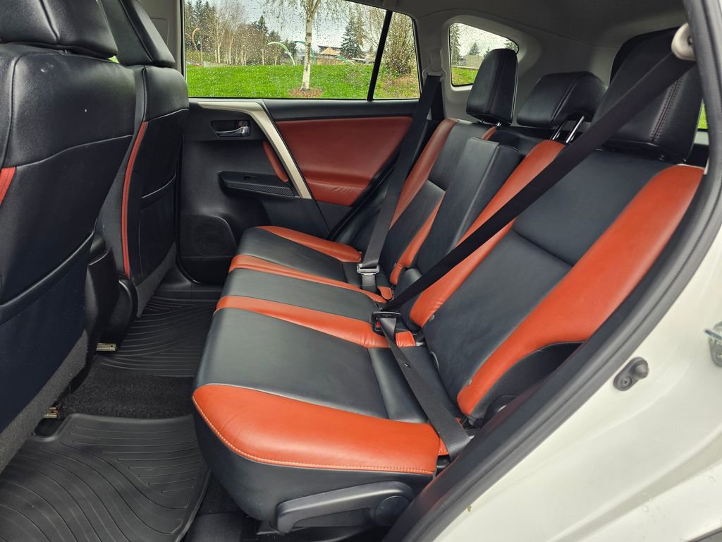Used 2015 Toyota RAV4 Limited w/ Technology Package image 12