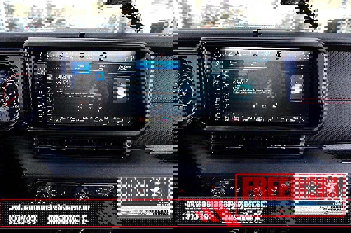 Certified 2025 Jeep Gladiator Rubicon w/ Convenience Group AWD/4WD image 19