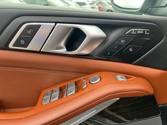 Used 2024 BMW X7 xDrive40i w/ Premium Package AWD/4WD image 21